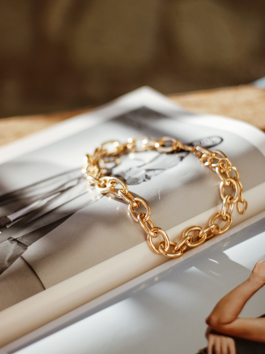Noor Pavé Diamond Hoops